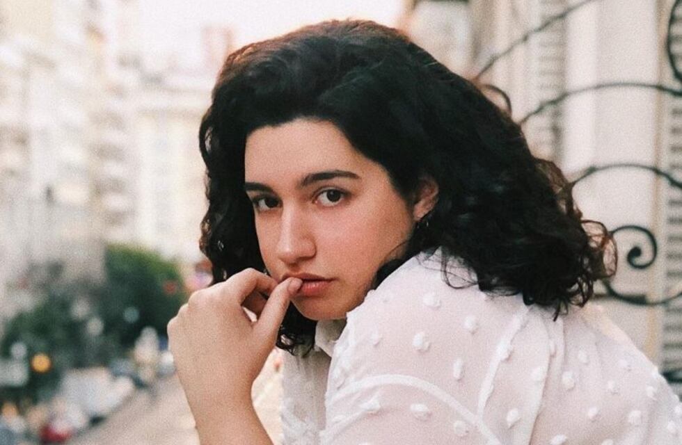 Con y sin Photoshop: la propuesta de una modelo del body positive para "afinar el ojo"