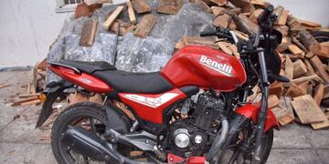Benelli\u002E La moto robada en la que iba la víctima como acompañante\u002E Foto: Marianela Sánchez\u002E