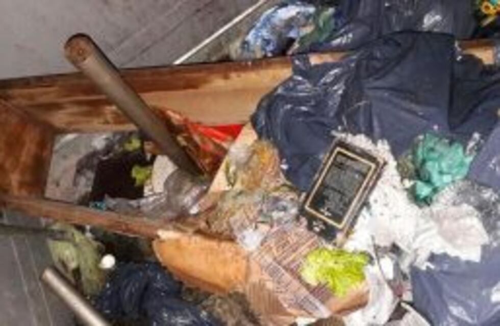 Hallaron un ataúd dentro de un contenedor en Palermo