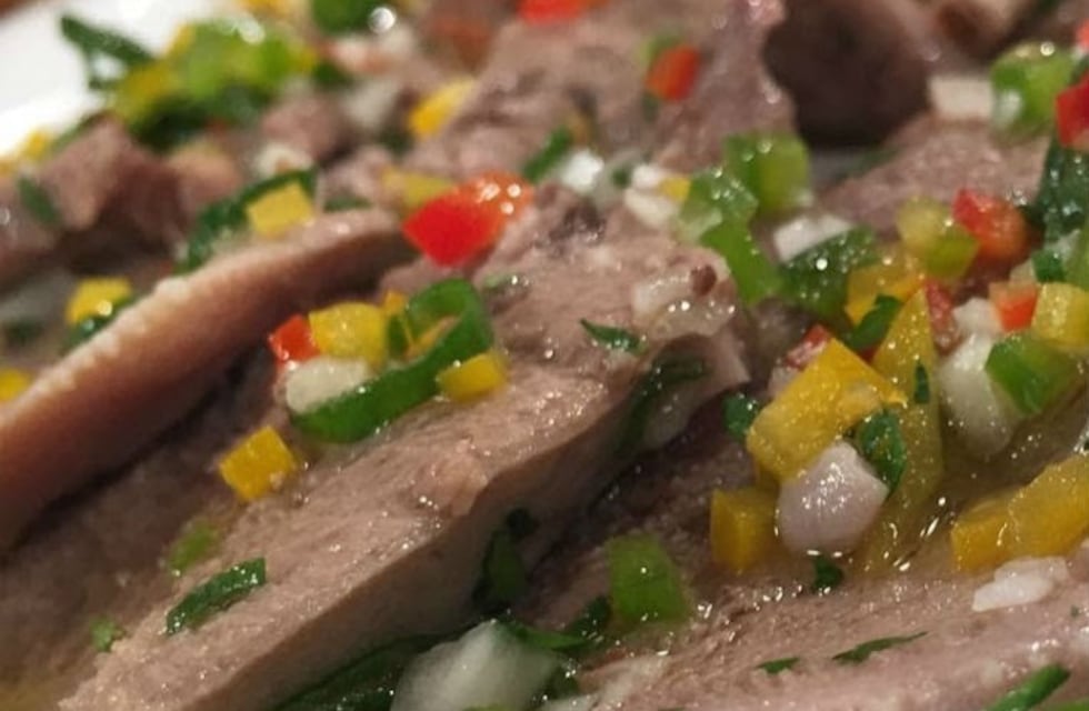 Receta original de lengua a la vinagreta, una aliada para navidades calurosas