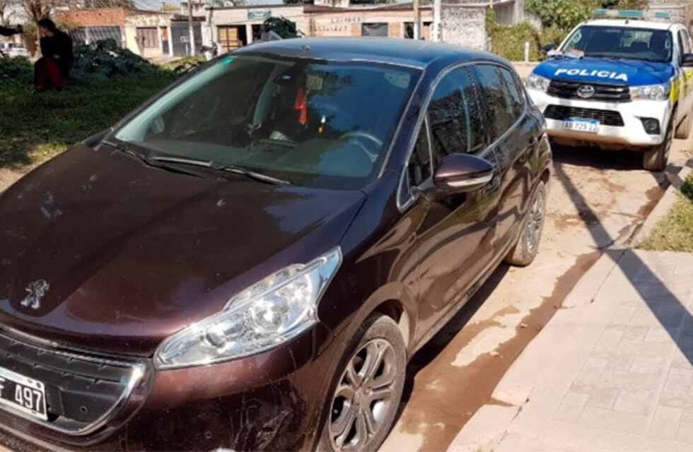 Recuperan dos autos robados ayer en distintas casas de la Capital