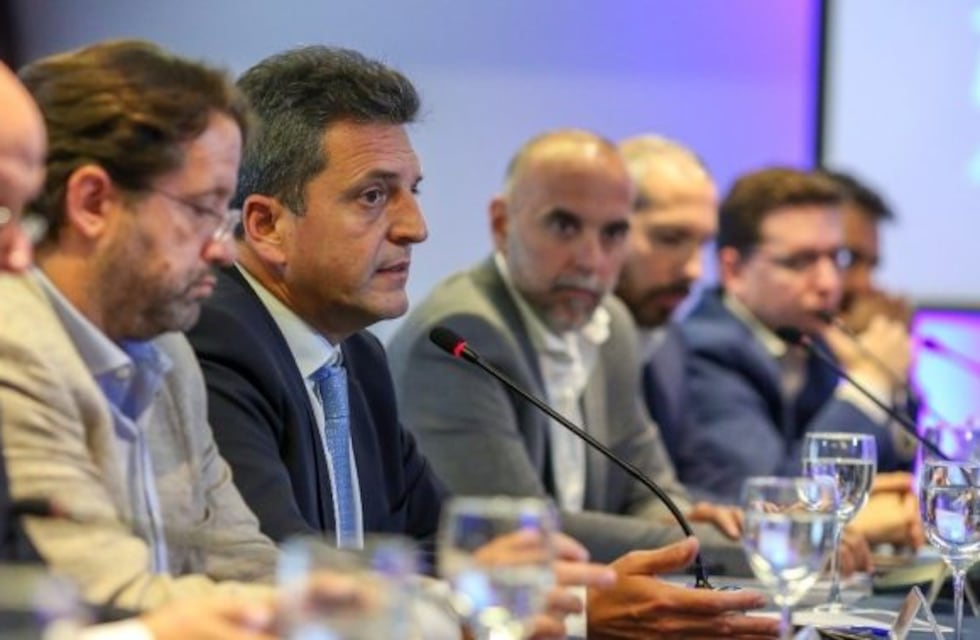 Massa: "Gobierne quien gobierne, es necesario un acuerdo de 10 políticas centrales"