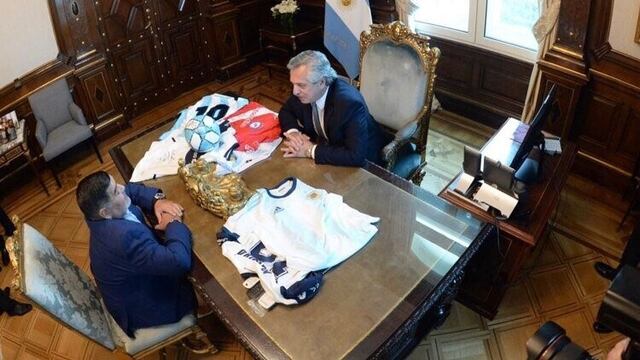 Diego Maradona y Alberto Fernández en Casa Rosada (Gentileza Presidencia).