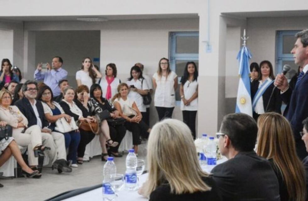 Uñac cerró el ciclo lectivo con inauguraciones en una escuela