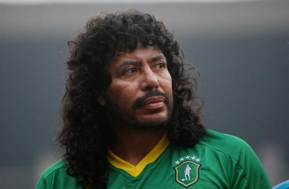Higuita prometió cortarse el pelo si Colombia perdía y ahora le exigen que cumpla