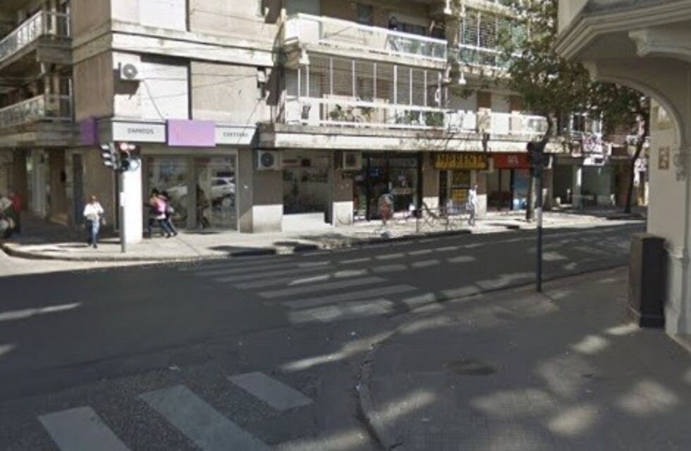 Intentó agredir a una joven en un minimarket céntrico y fue detenido