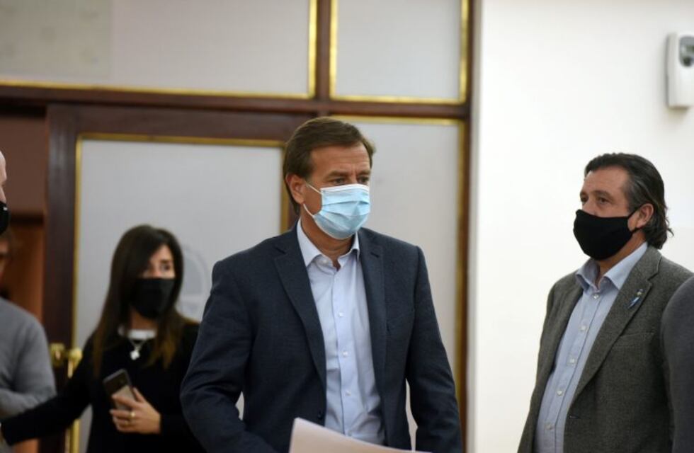 Suarez congeló su salario y el de sus funcionarios hasta fin de año