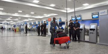 Así estaba el Aeroparque Metropolitano durante el paro de Aerolineas Argentinas y Austral\u002E