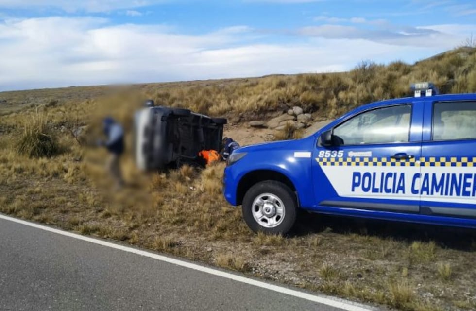 Conductor perdió el control y tumbo en las Altas Cumbres