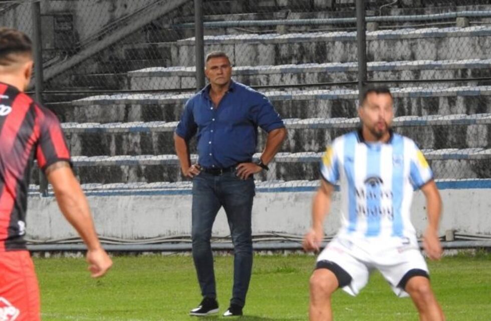 Fuerte crítica del DT Sialle al arbitraje del último partido del "Lobo"