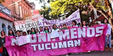 Marcha Ni Una Menos Tucumán (Colectivo Ni Una Menos Tucumán\u002E Facebook)
