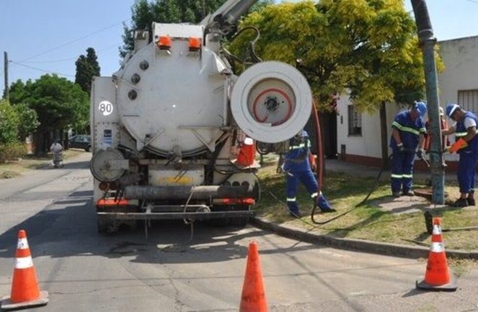 Un niño de 3 años se encuentra en grave estado tras caer a una boca de inspección de cloacas