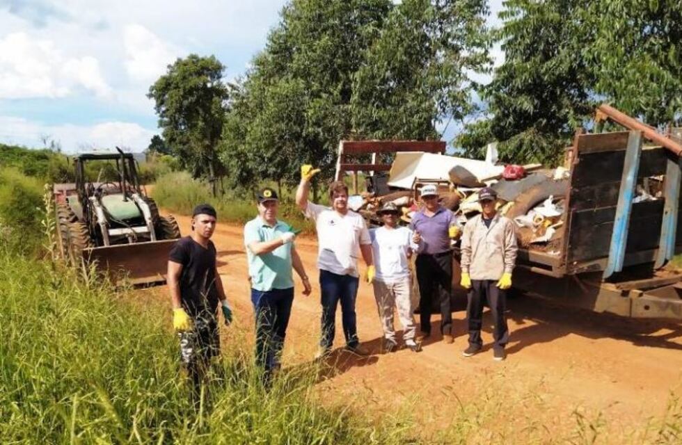 Productores buscan generar conciencia ecológica recolectando basura