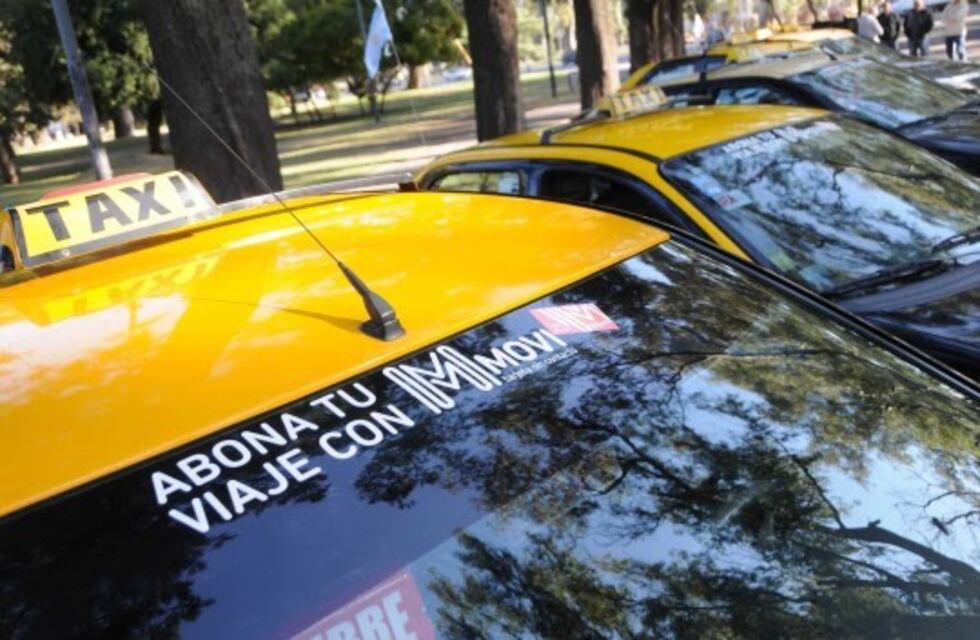 Taxistas denunciaron que las amenazaron en la Terminal con dejarlas "tiradas en una zanja"