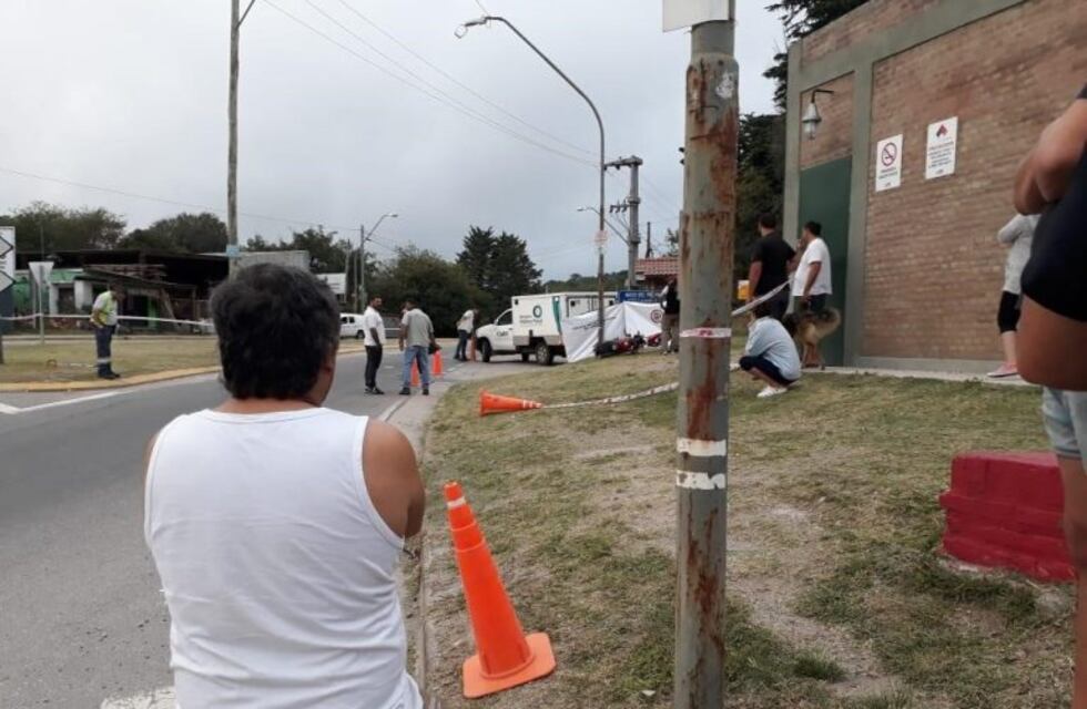 Chocó contra un poste y falleció