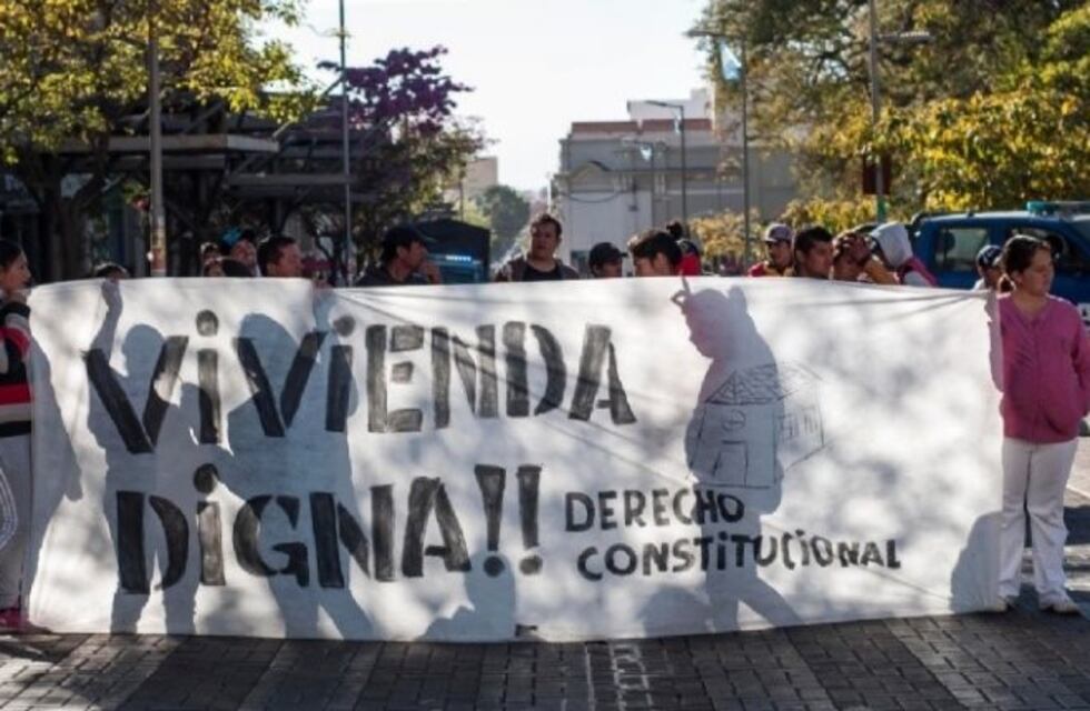Vecinos se manifestaron frente a la Casa de Gobierno