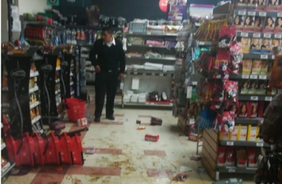 Cerca de 300 personas saquearon un supermercado en Tupungato