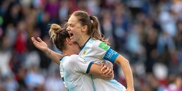 10 June 2019, France, Paris: Argentina's Estefania Banini (R) and Aldana Cometti celebrate during the FIFA Women's World Cup Group D soccer match between Argentina and Japan at Le Parc des Princes stadium\u002E Photo: Mark Smith/ZUMA Wire/dpa