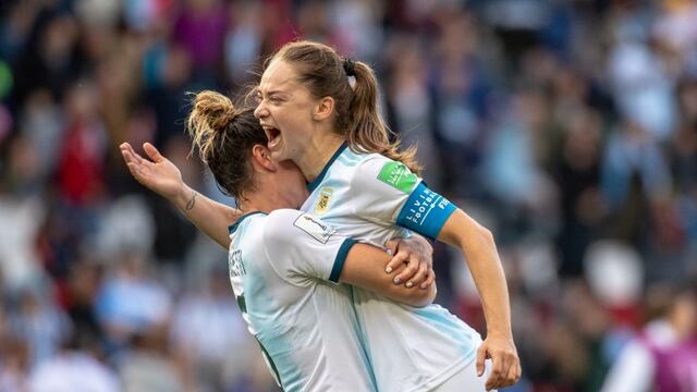 10 June 2019, France, Paris: Argentina's Estefania Banini (R) and Aldana Cometti celebrate during the FIFA Women's World Cup Group D soccer match between Argentina and Japan at Le Parc des Princes stadium\u002E Photo: Mark Smith/ZUMA Wire/dpa