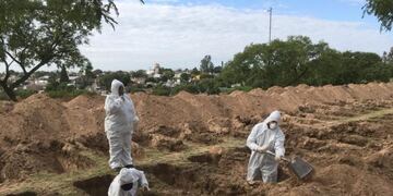 Personal municipal y del Ejército preparan al cementerio para lo peor\u002E