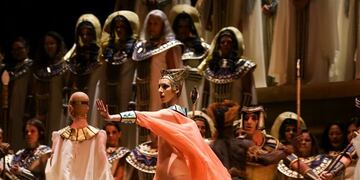 Paula Cassano, solista del Ballet, en los ensayos para la función que se realizará mañana