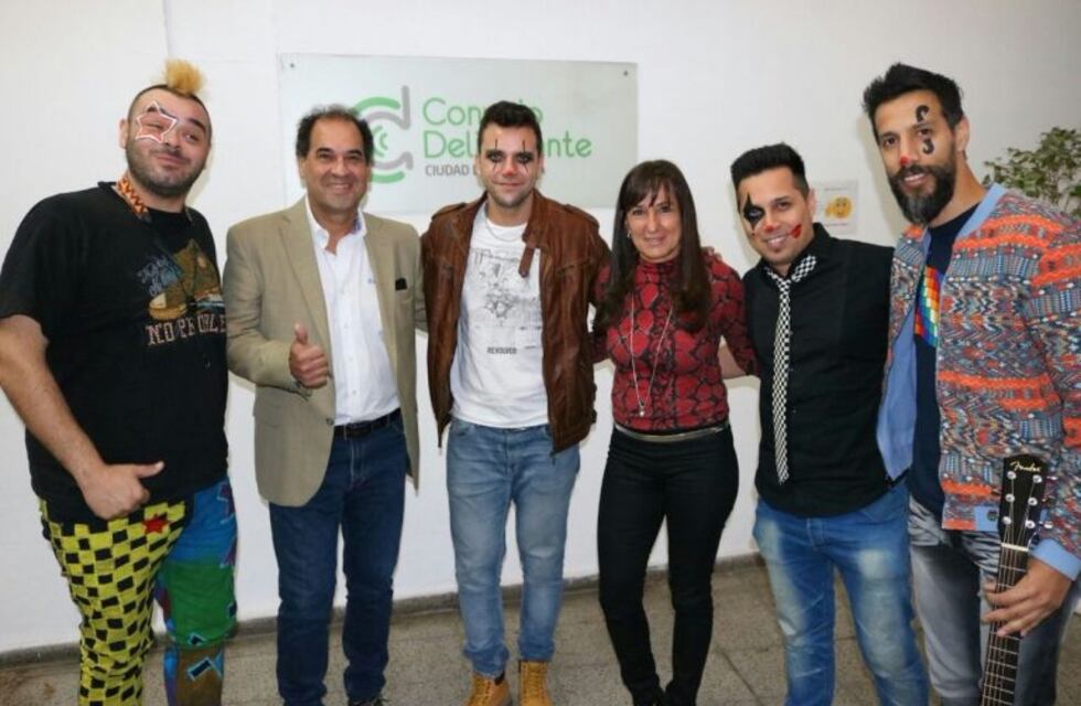 A toda música, más reconocimientos a Los Caligaris por sus 20 años