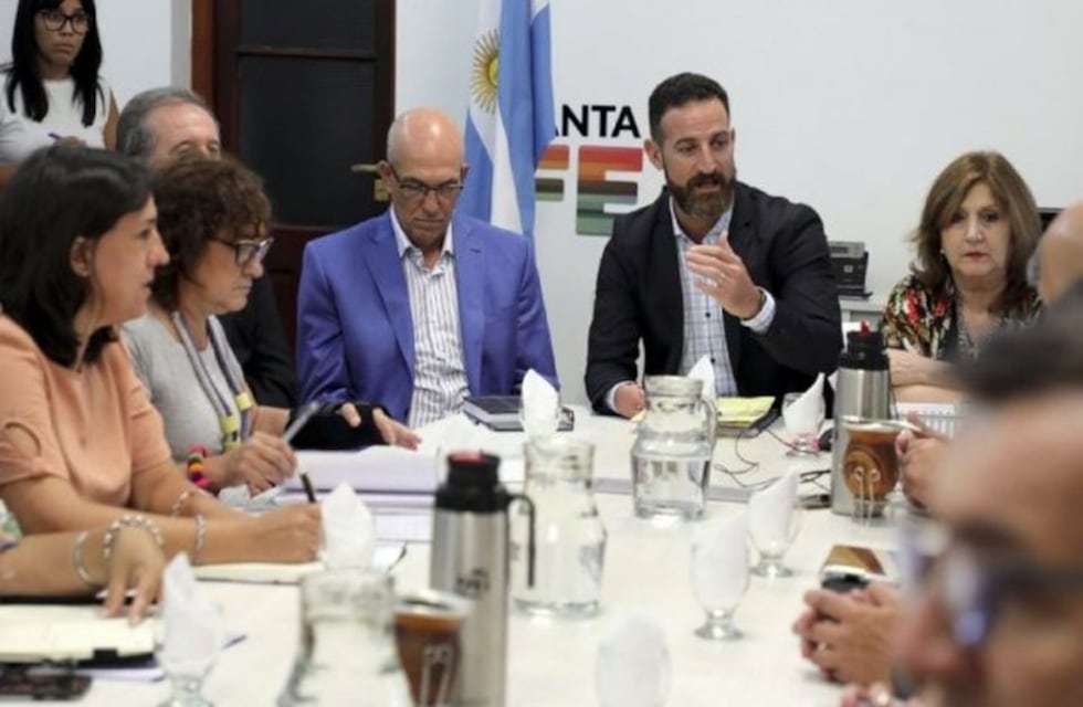 El Gobierno no hizo oferta salarial y la paritaria docente pasó a nuevo cuarto intermedio