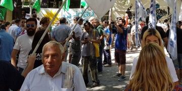 Movilización frente a la Legislatura de Mendoza\u002E