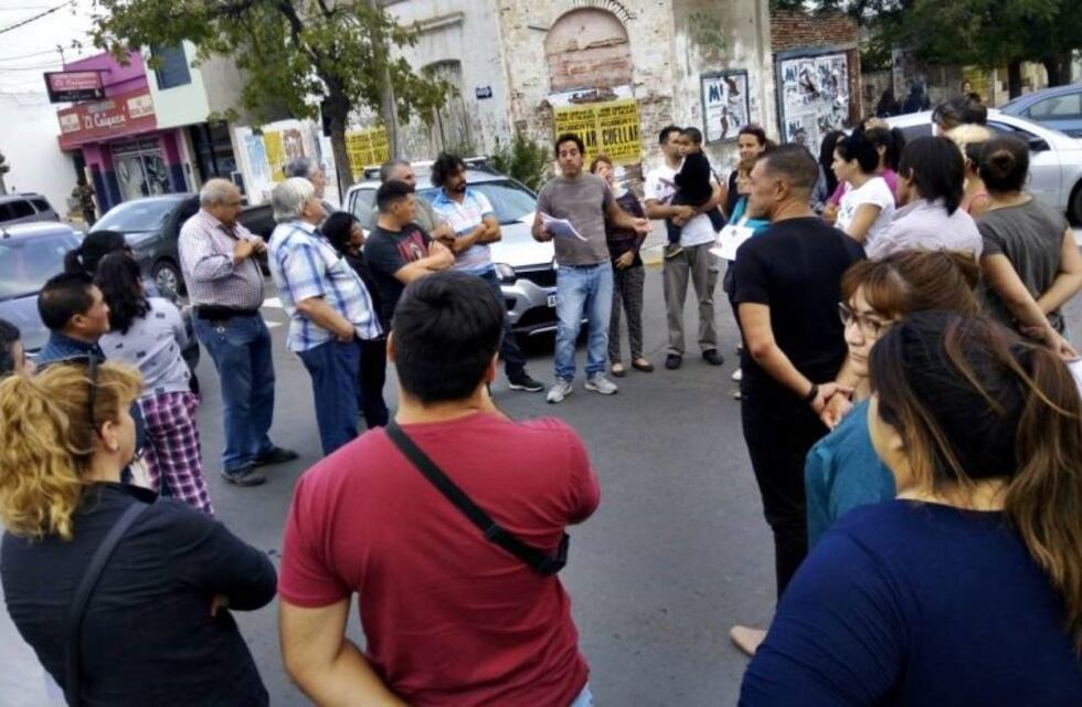 Vecinos protestaron por los aumentos en los Planes de Auto Ahorro