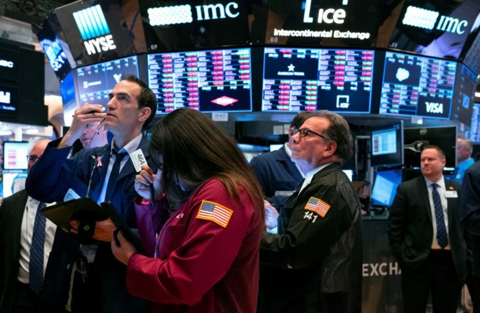 El Riesgo País roza los 3.400 puntos y las acciones pierden hasta un 17%