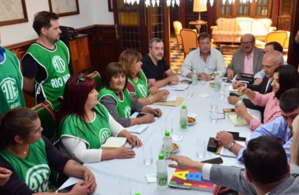 Más de 2.000 contratados por el Estado pasarán a planta permanente