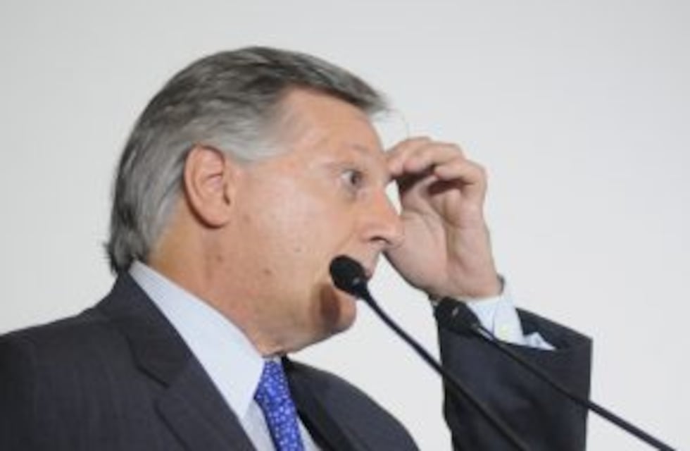 Aranguren defendió la suba del precio del combustible y dijo que durante 2016 el aumento fue por debajo del promedio
