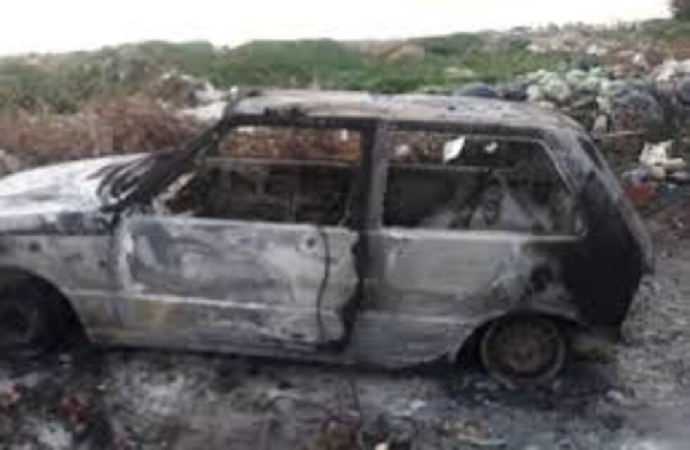 El cuerpo del pescador que fue hallado calcinado en un auto, fue devuelto a su familia