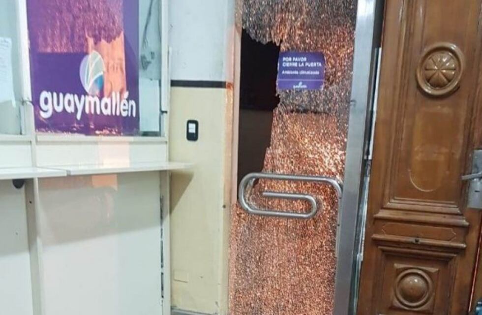 Apedrearon la Municipalidad de Guaymallén