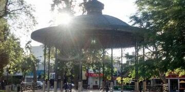 La semana arrancará con una máxima de 33 grados en Santiago\u002E Por la noche podría haber lluvias y tormentas\u002E