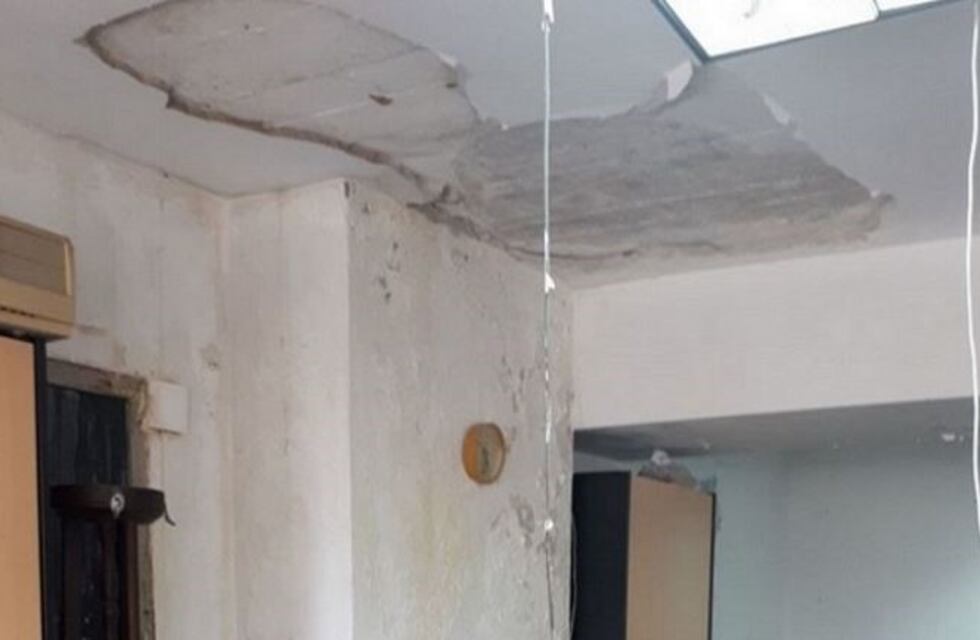 Se cayó una parte del techo de Catastro: una mujer resultó herida
