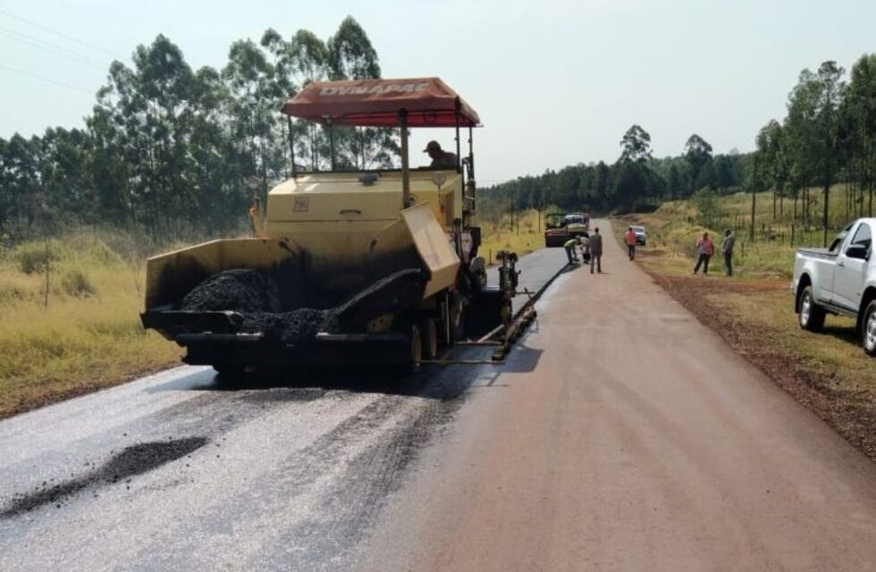 Avanza la pavimentación de la ruta provincial 220 en Garuhapé