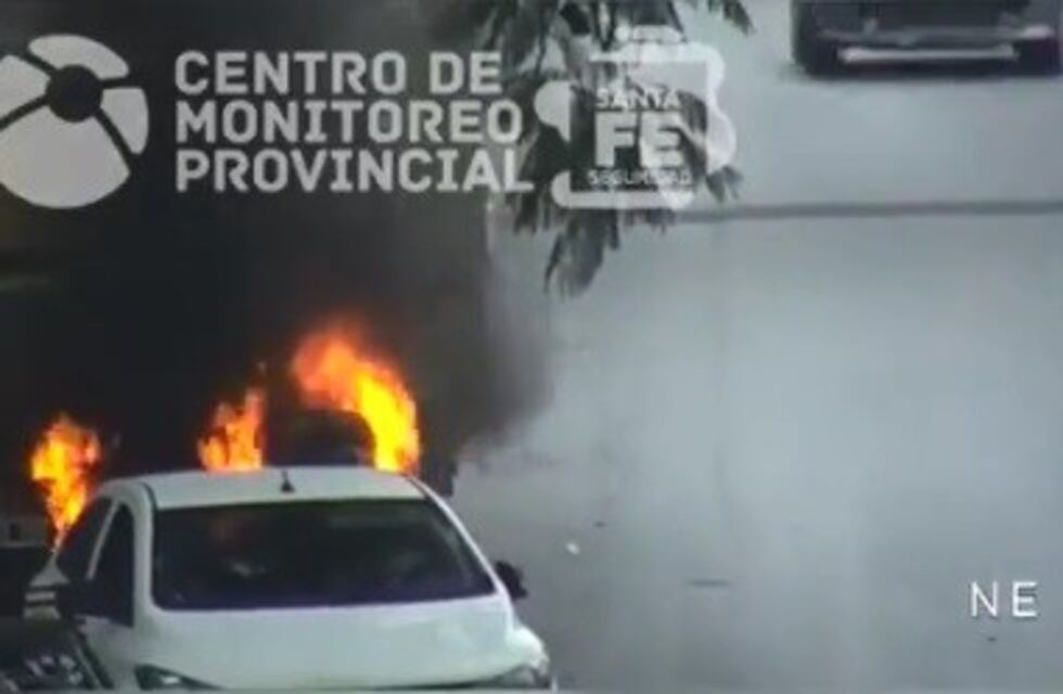 Video muestra cómo se incendió un carrito de comidas rápidas en el Parque Independencia