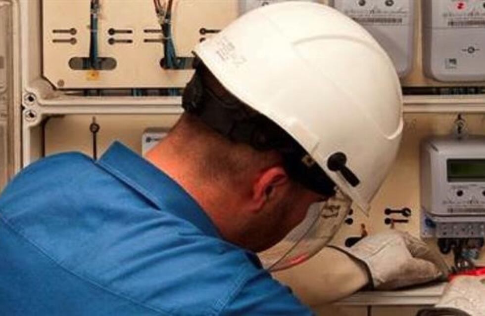 Comienzan a instalar medidores que les permitirán a los hogares vender luz