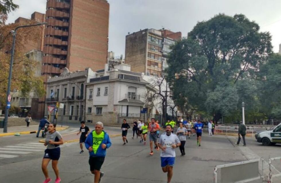 Córdoba festejó por anticipado los 445 años con una nueva maratón