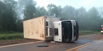 Choque frontal en Colonia Luján, Garuhapé\u002E