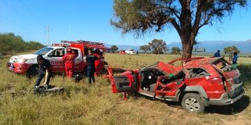 Familia jujeña que protagonizó vuelco siguen con riesgo de vida
