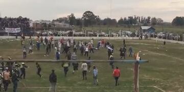 Batalla campal en la final de la Liga de Equipos Unidos de Mar Chiquita\u002E