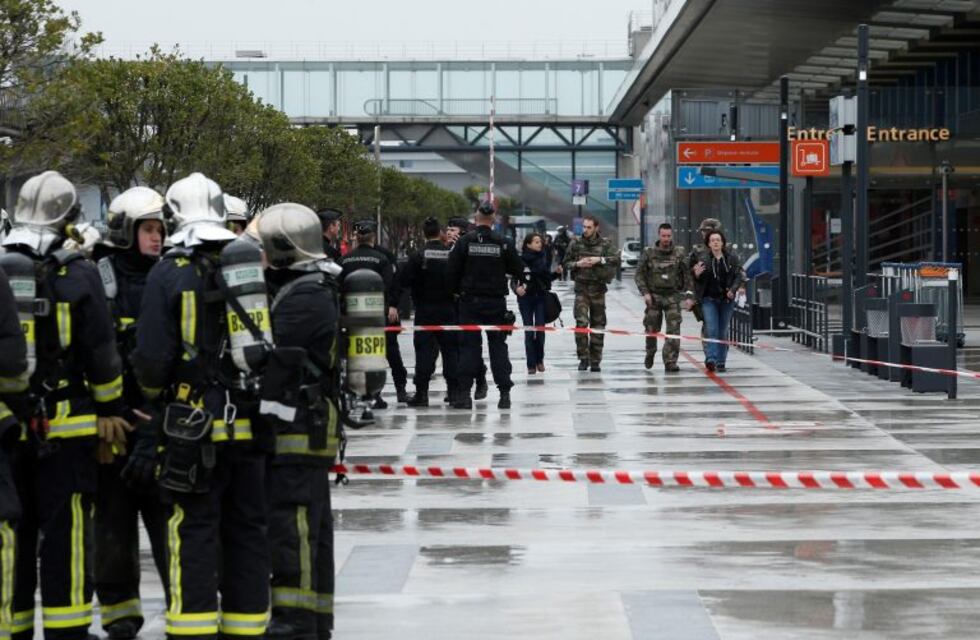 Francia: el atacante de Orly a militares quería "morir por Alá"