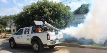 Tareas de fumigación para varios sectores en la ciudad