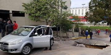 Caño roto en Costanera\u002E