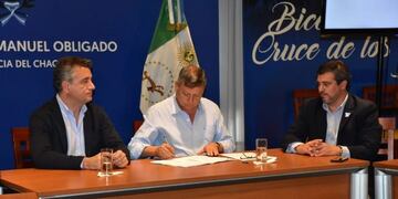 Peppo y Etchevere suscribieron convenios para ayudar a productores chaqueños\u002E (Prensa Gobierno)