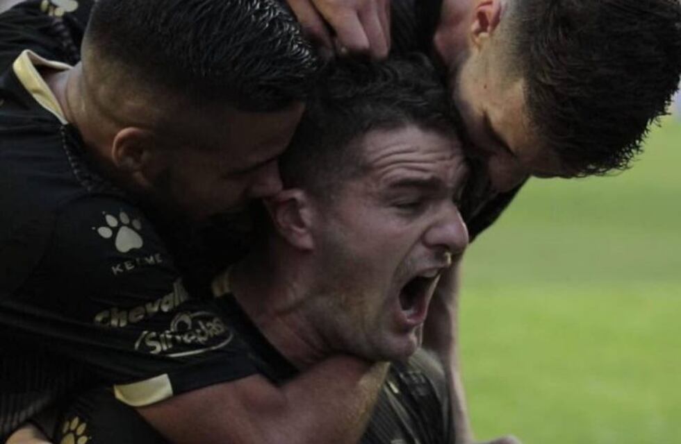 Le tocaba a la Gloria: Instituto goleó a Olimpo con tres de Vegetti