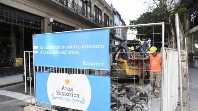 Las obras en el casco histu00f3rico continu00faan por calle Sarmiento.
