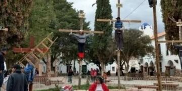 Niu00f1o crucificado